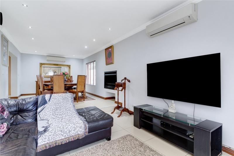 To Let 5 Bedroom Property for Rent in Broadacres Gauteng