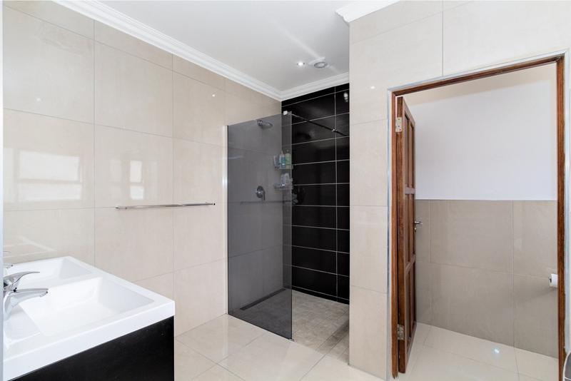 To Let 5 Bedroom Property for Rent in Broadacres Gauteng
