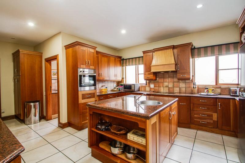 To Let 4 Bedroom Property for Rent in Dainfern Golf Estate Gauteng