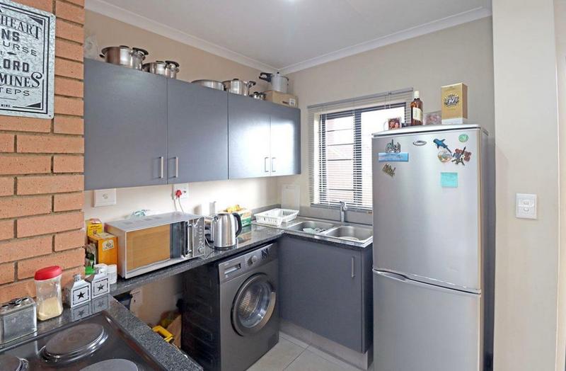 2 Bedroom Property for Sale in Vorna Valley Gauteng