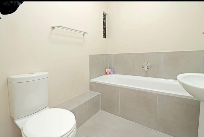 2 Bedroom Property for Sale in Vorna Valley Gauteng
