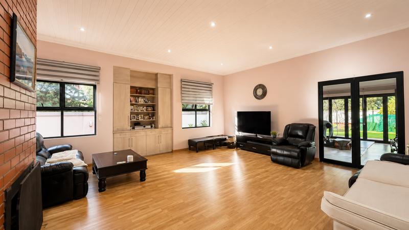5 Bedroom Property for Sale in Midstream Ridge Gauteng