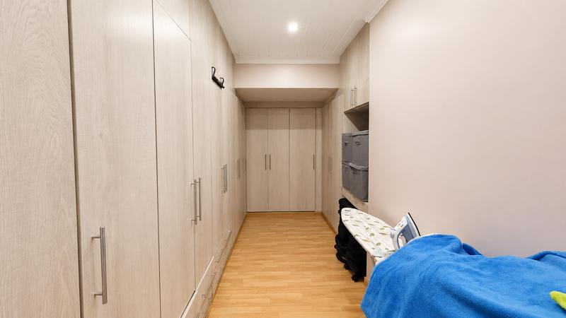 5 Bedroom Property for Sale in Midstream Ridge Gauteng
