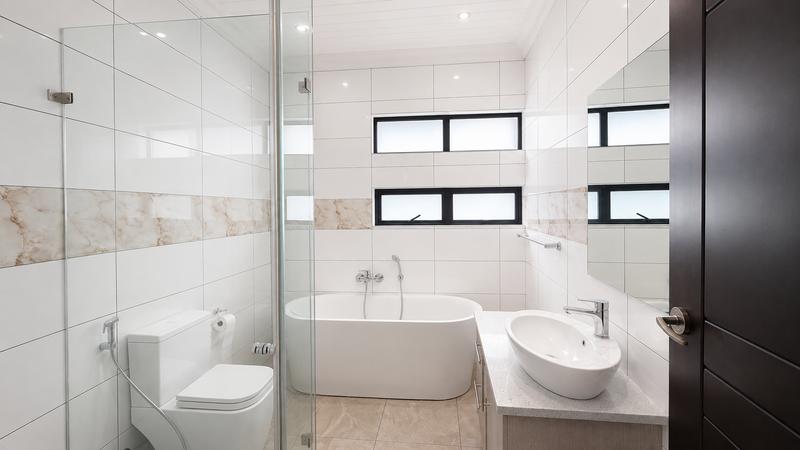 5 Bedroom Property for Sale in Midstream Ridge Gauteng
