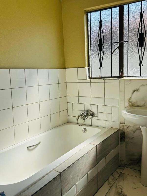 2 Bedroom Property for Sale in Dawn Park Gauteng