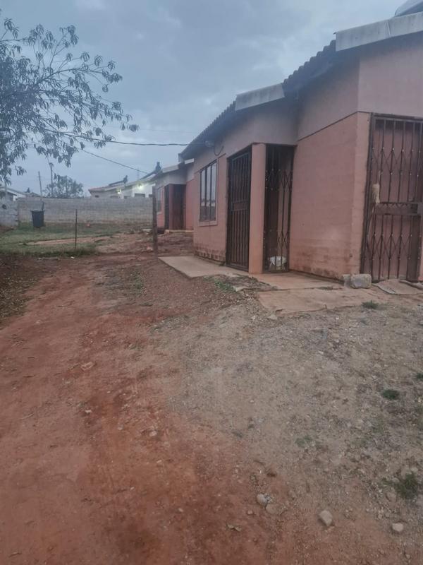 2 Bedroom Property for Sale in Lehae Gauteng