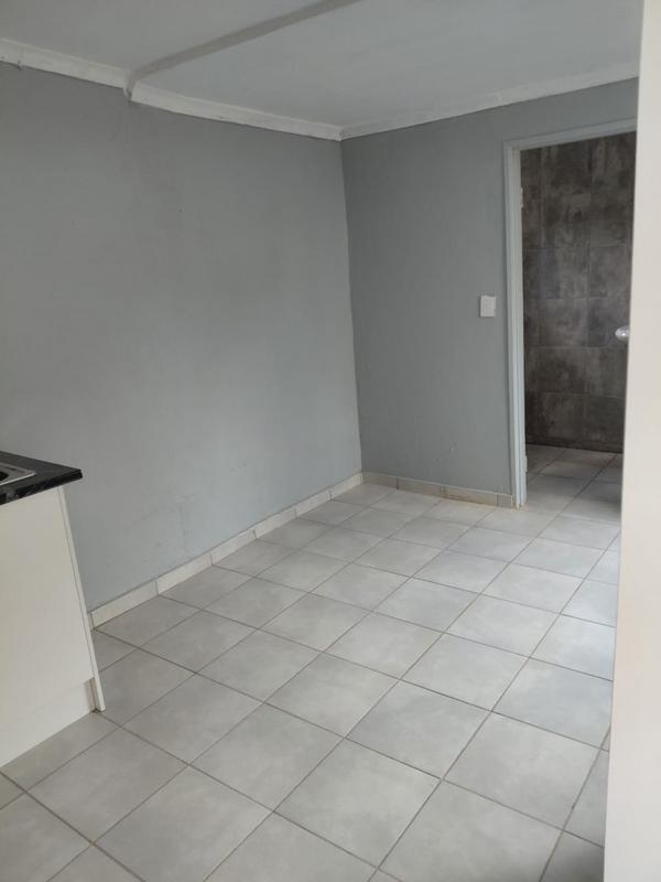 To Let 1 Bedroom Property for Rent in Cresta Gauteng