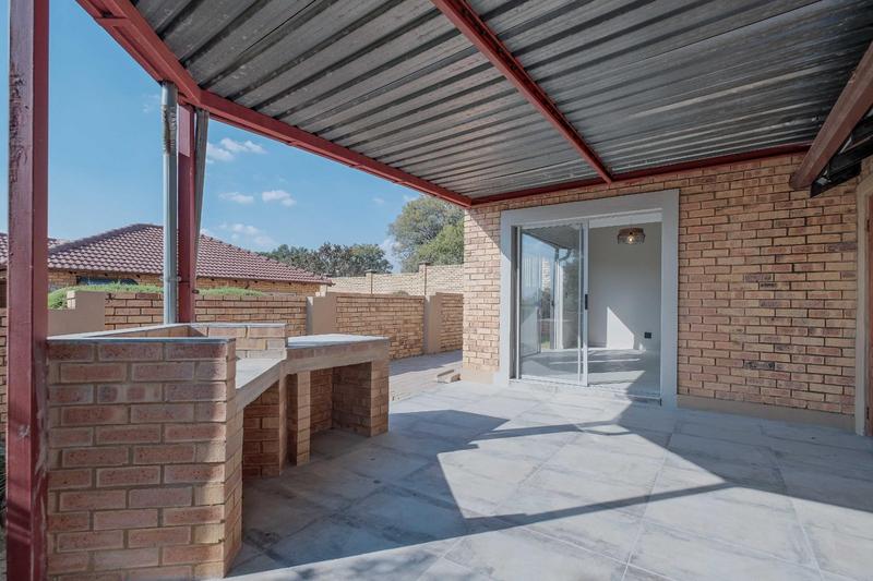 3 Bedroom Property for Sale in Amberfield Manor Gauteng