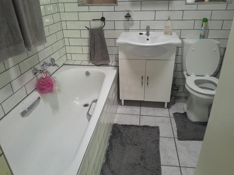 3 Bedroom Property for Sale in Klippoortjie Gauteng