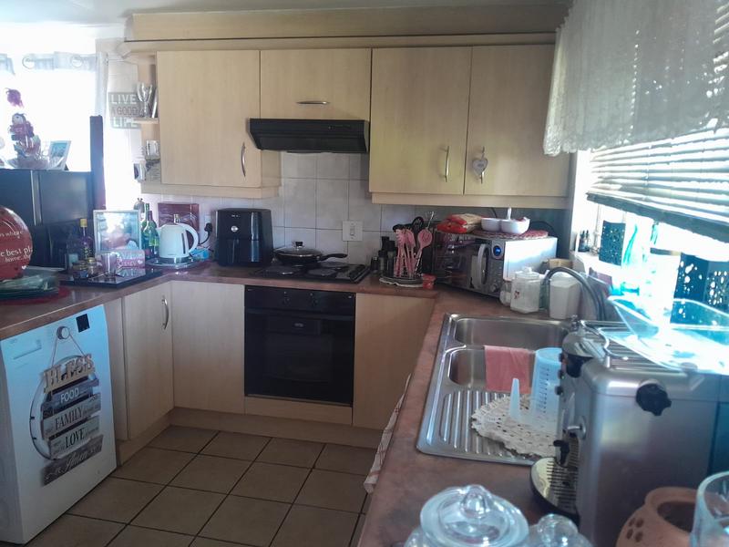 3 Bedroom Property for Sale in Klippoortjie Gauteng