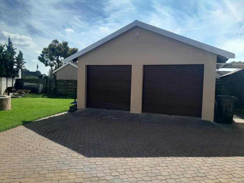 3 Bedroom Property for Sale in Klippoortjie Gauteng