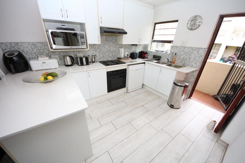 To Let 2 Bedroom Property for Rent in Paulshof Gauteng