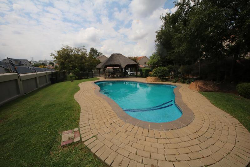 To Let 2 Bedroom Property for Rent in Paulshof Gauteng