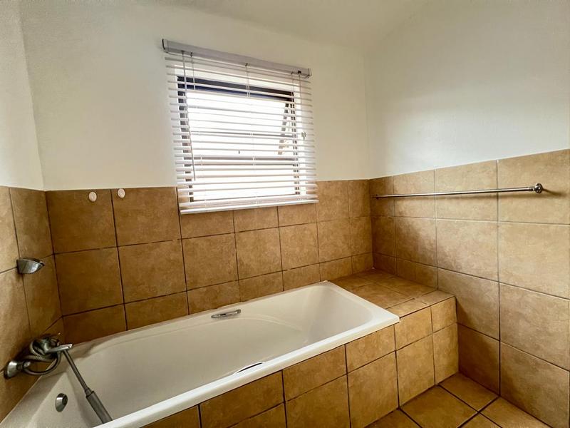 2 Bedroom Property for Sale in North Riding Gauteng