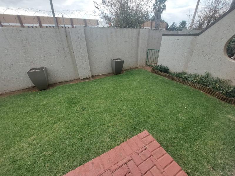 2 Bedroom Property for Sale in Greenhills Gauteng