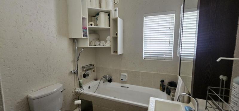 To Let 1 Bedroom Property for Rent in Ferndale Gauteng