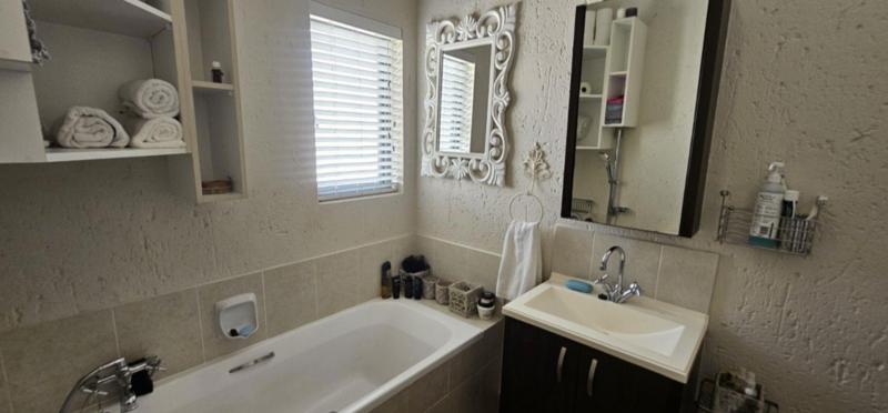 To Let 1 Bedroom Property for Rent in Ferndale Gauteng