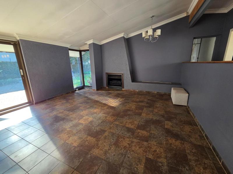 To Let 4 Bedroom Property for Rent in Lynnwood Gauteng