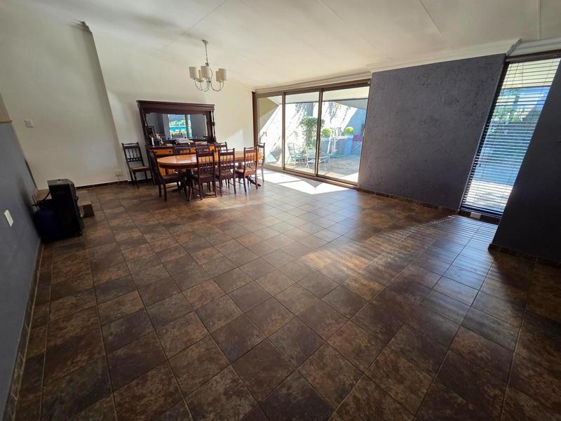 To Let 4 Bedroom Property for Rent in Lynnwood Gauteng