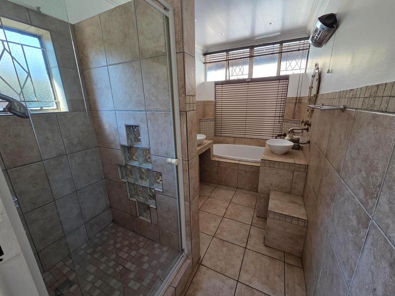 To Let 4 Bedroom Property for Rent in Lynnwood Gauteng
