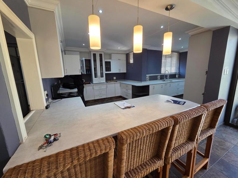 To Let 4 Bedroom Property for Rent in Lynnwood Gauteng