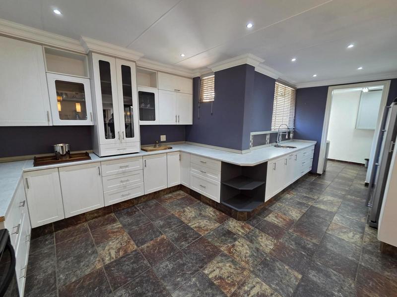 To Let 4 Bedroom Property for Rent in Lynnwood Gauteng