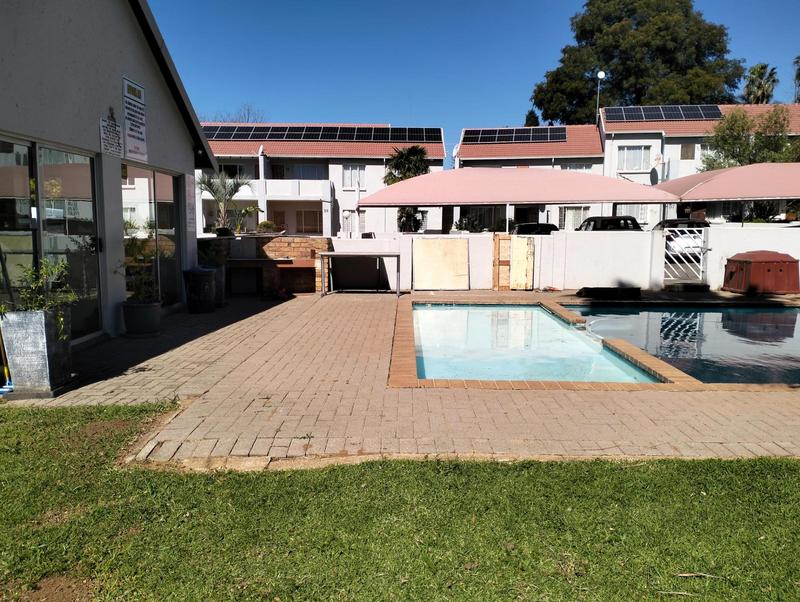 2 Bedroom Property for Sale in Glen Marais Gauteng
