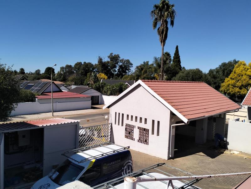 2 Bedroom Property for Sale in Glen Marais Gauteng