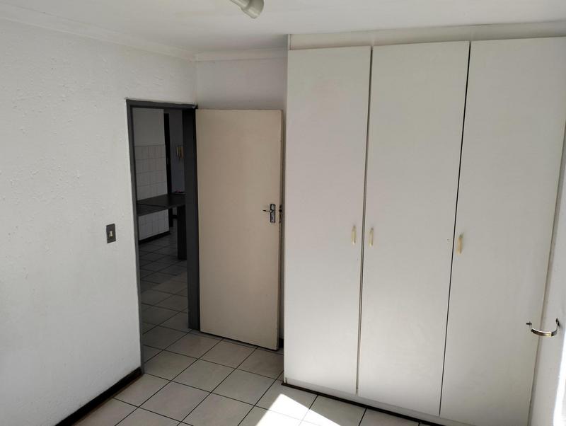 2 Bedroom Property for Sale in Glen Marais Gauteng