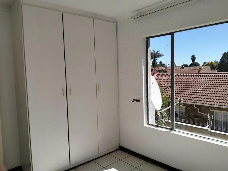 2 Bedroom Property for Sale in Glen Marais Gauteng