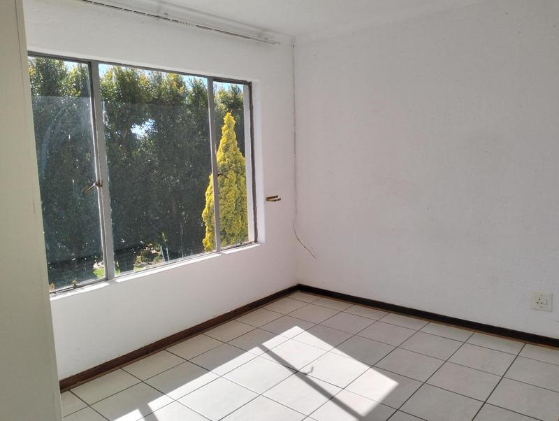 2 Bedroom Property for Sale in Glen Marais Gauteng
