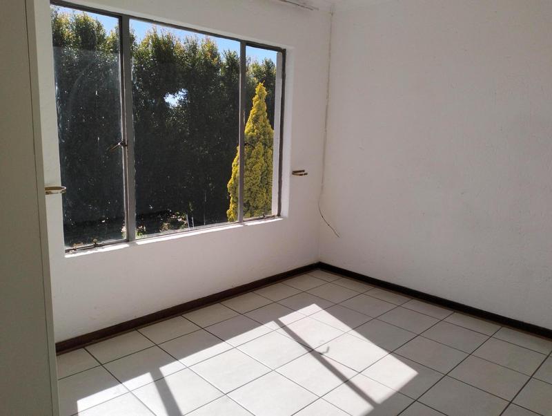 2 Bedroom Property for Sale in Glen Marais Gauteng