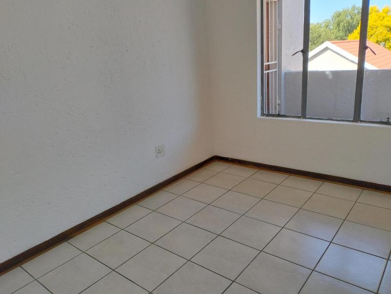 2 Bedroom Property for Sale in Glen Marais Gauteng