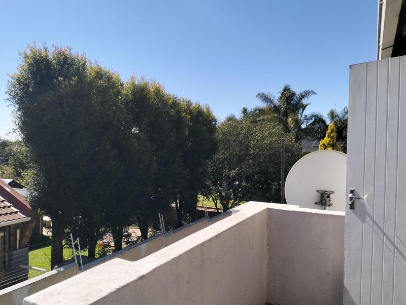 2 Bedroom Property for Sale in Glen Marais Gauteng