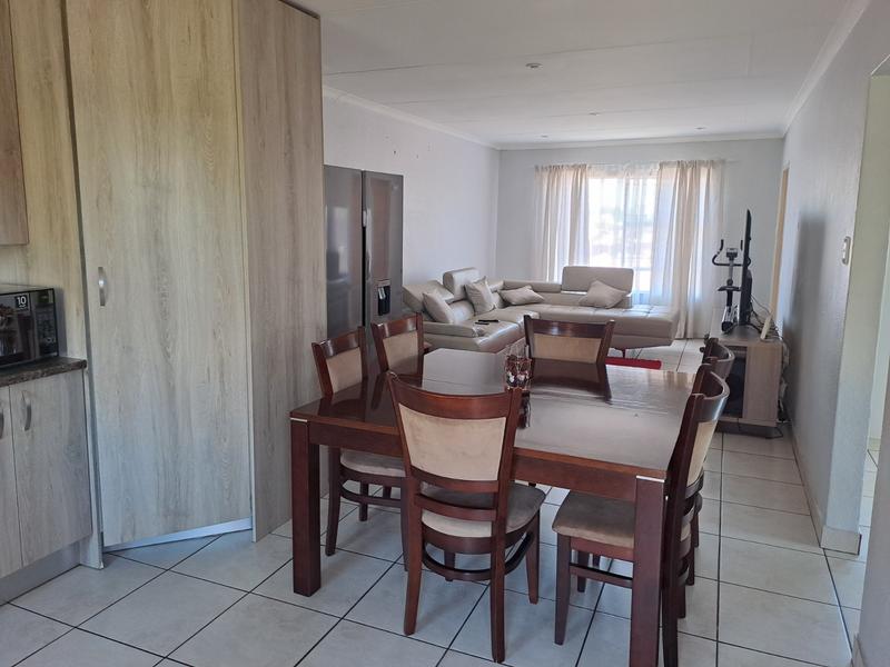 2 Bedroom Property for Sale in Wilro Park Gauteng