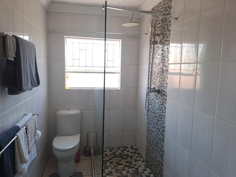 2 Bedroom Property for Sale in Wilro Park Gauteng