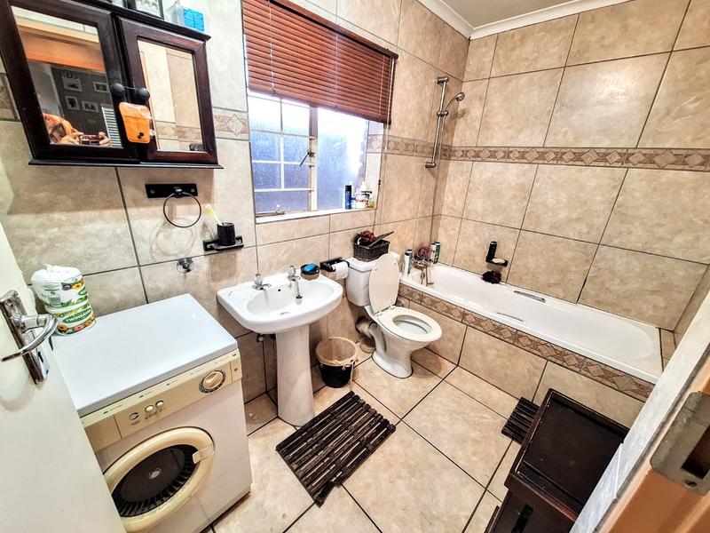 1 Bedroom Property for Sale in The Orchards Gauteng