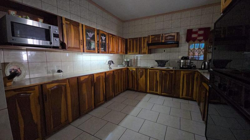 4 Bedroom Property for Sale in Dorandia Gauteng