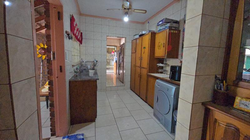 4 Bedroom Property for Sale in Dorandia Gauteng