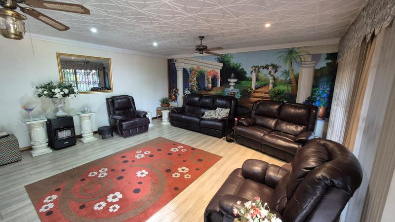 4 Bedroom Property for Sale in Dorandia Gauteng
