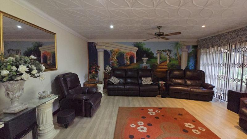 4 Bedroom Property for Sale in Dorandia Gauteng
