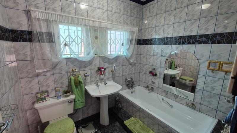 4 Bedroom Property for Sale in Dorandia Gauteng