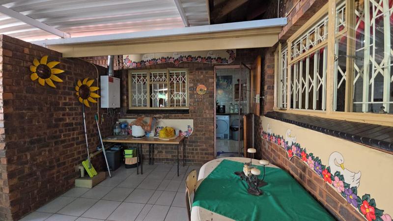 4 Bedroom Property for Sale in Dorandia Gauteng