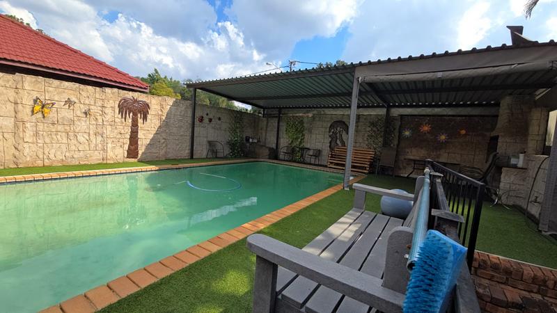 4 Bedroom Property for Sale in Dorandia Gauteng