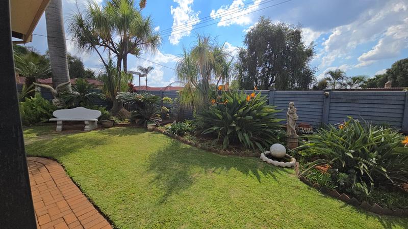 4 Bedroom Property for Sale in Dorandia Gauteng