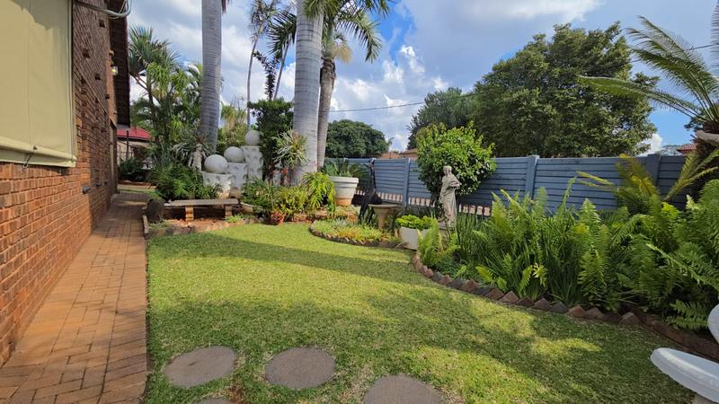4 Bedroom Property for Sale in Dorandia Gauteng