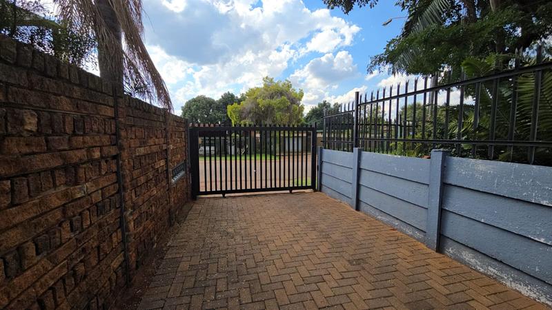 4 Bedroom Property for Sale in Dorandia Gauteng