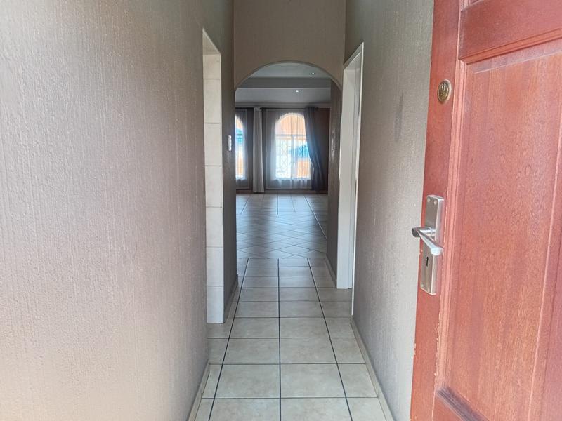 2 Bedroom Property for Sale in New Redruth Gauteng