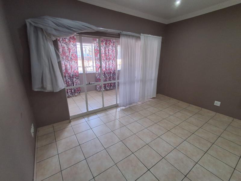 2 Bedroom Property for Sale in New Redruth Gauteng