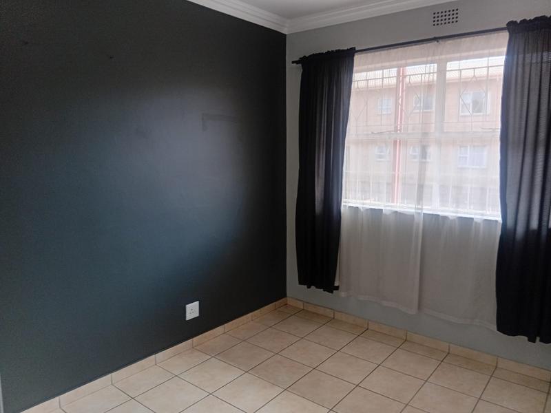 2 Bedroom Property for Sale in New Redruth Gauteng